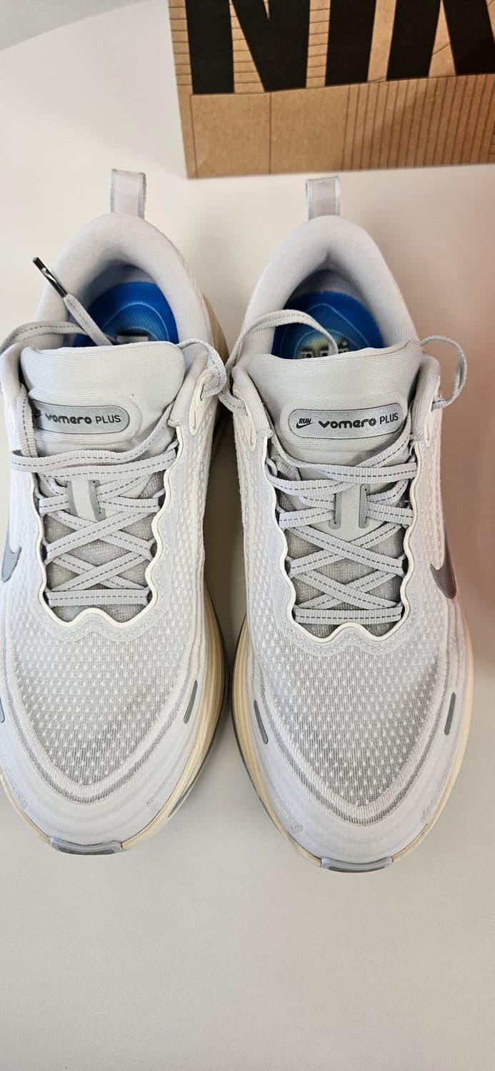 (한정판)나이키 보메로 플러스 270mm나이키 보메로 플러스 남성 로드  상품이미지2