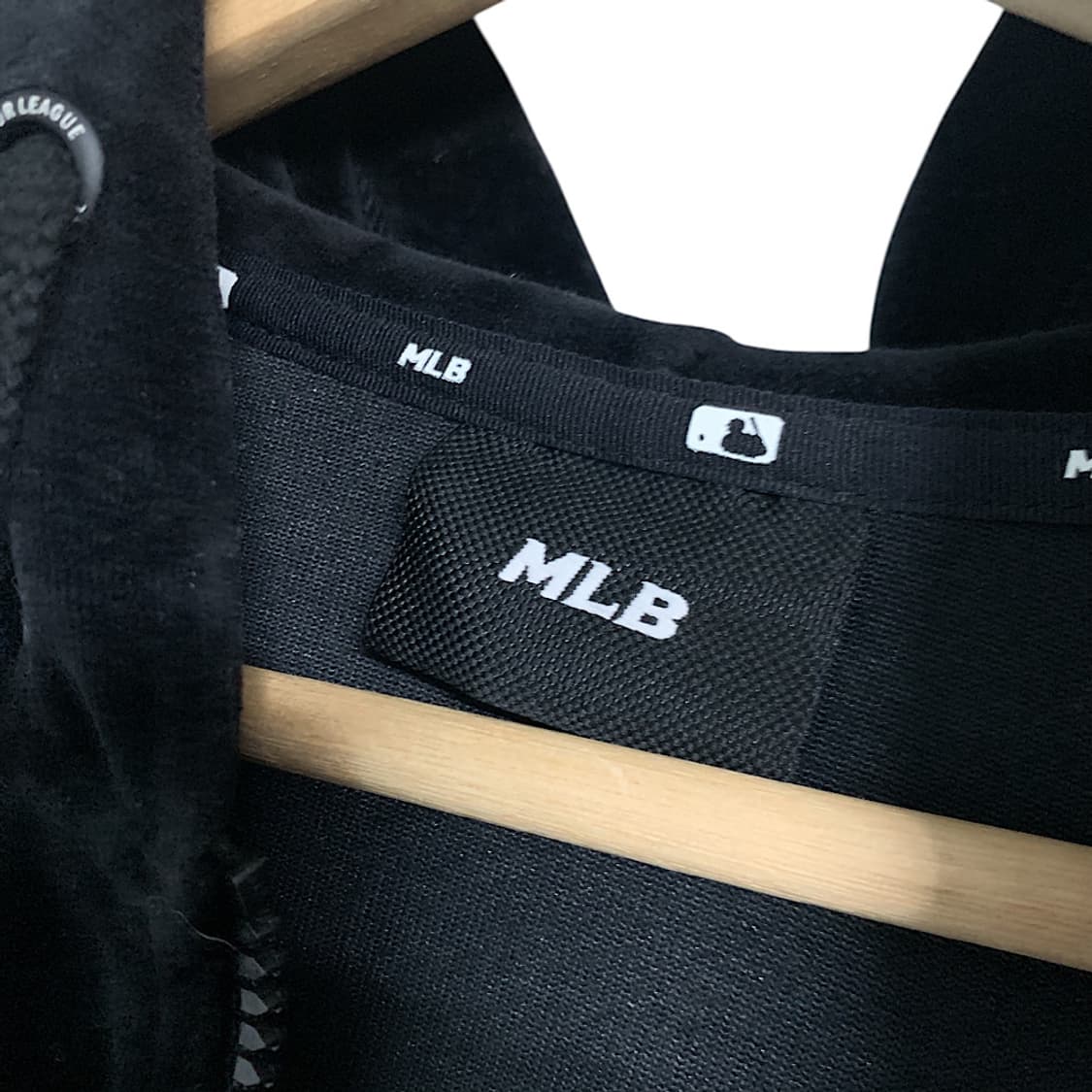 MLB 여성 벨벳 크롭 후드집업 XS 상품이미지2
