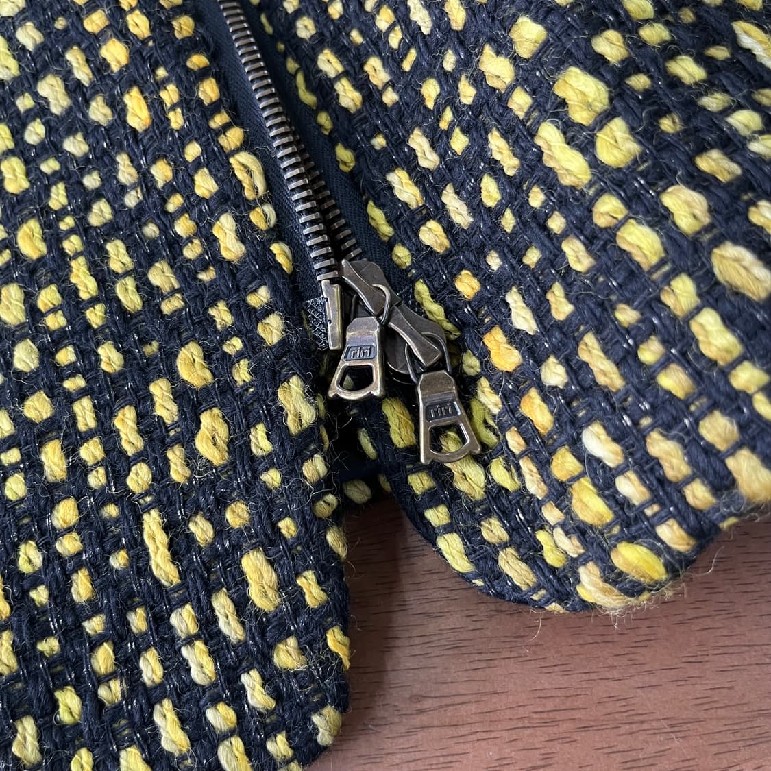 드리스반노튼 숄더퍼프 트위드 자켓 38 상품이미지7