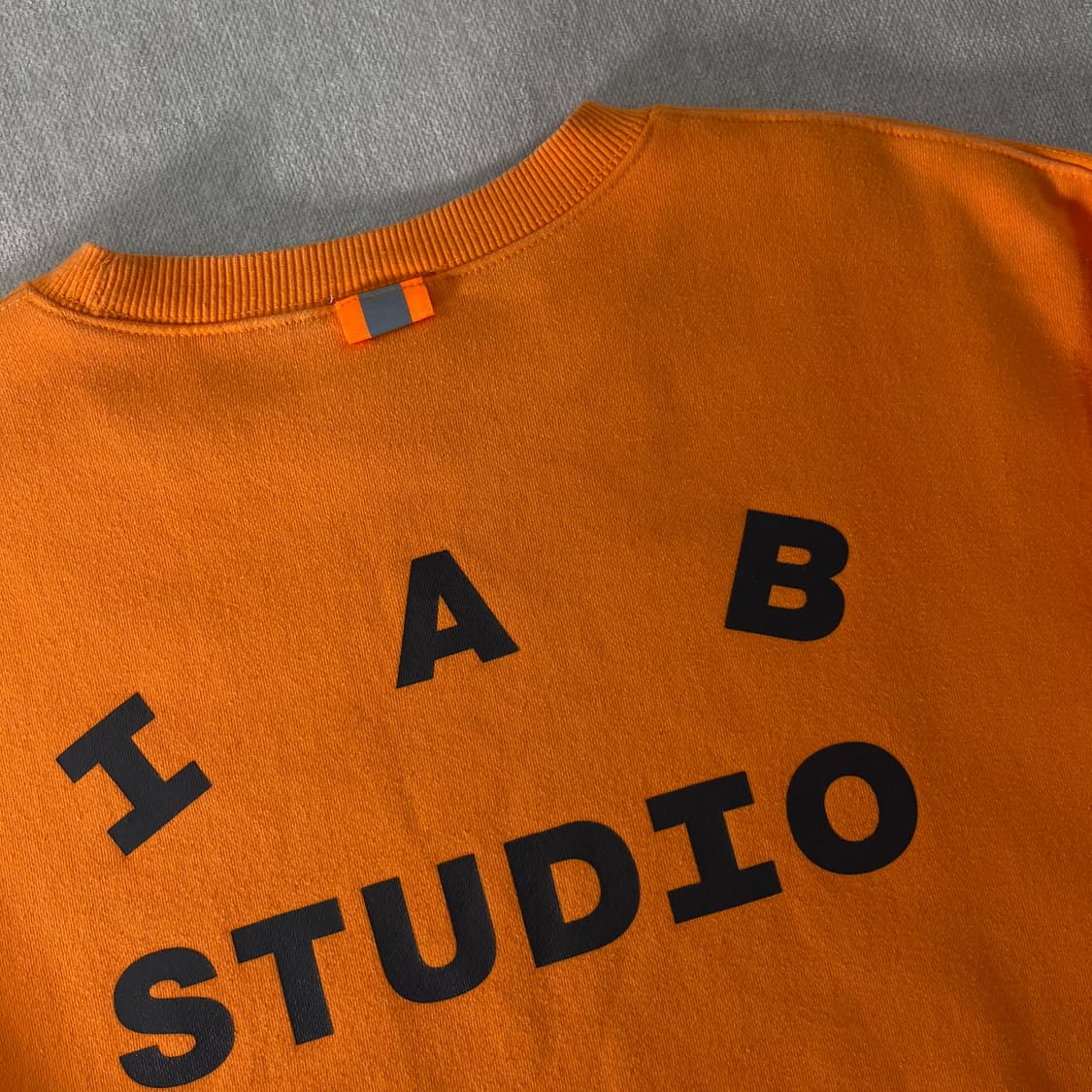 100 아이앱스튜디오 두산 오렌지 맨투맨  상품이미지7