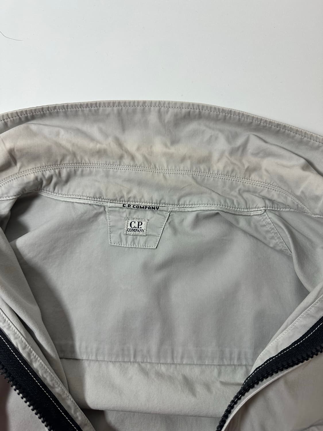 CP컴퍼니 렌즈와펜 탄창 하이넥 오버셔츠 라이트그레이 (M) 상품이미지6