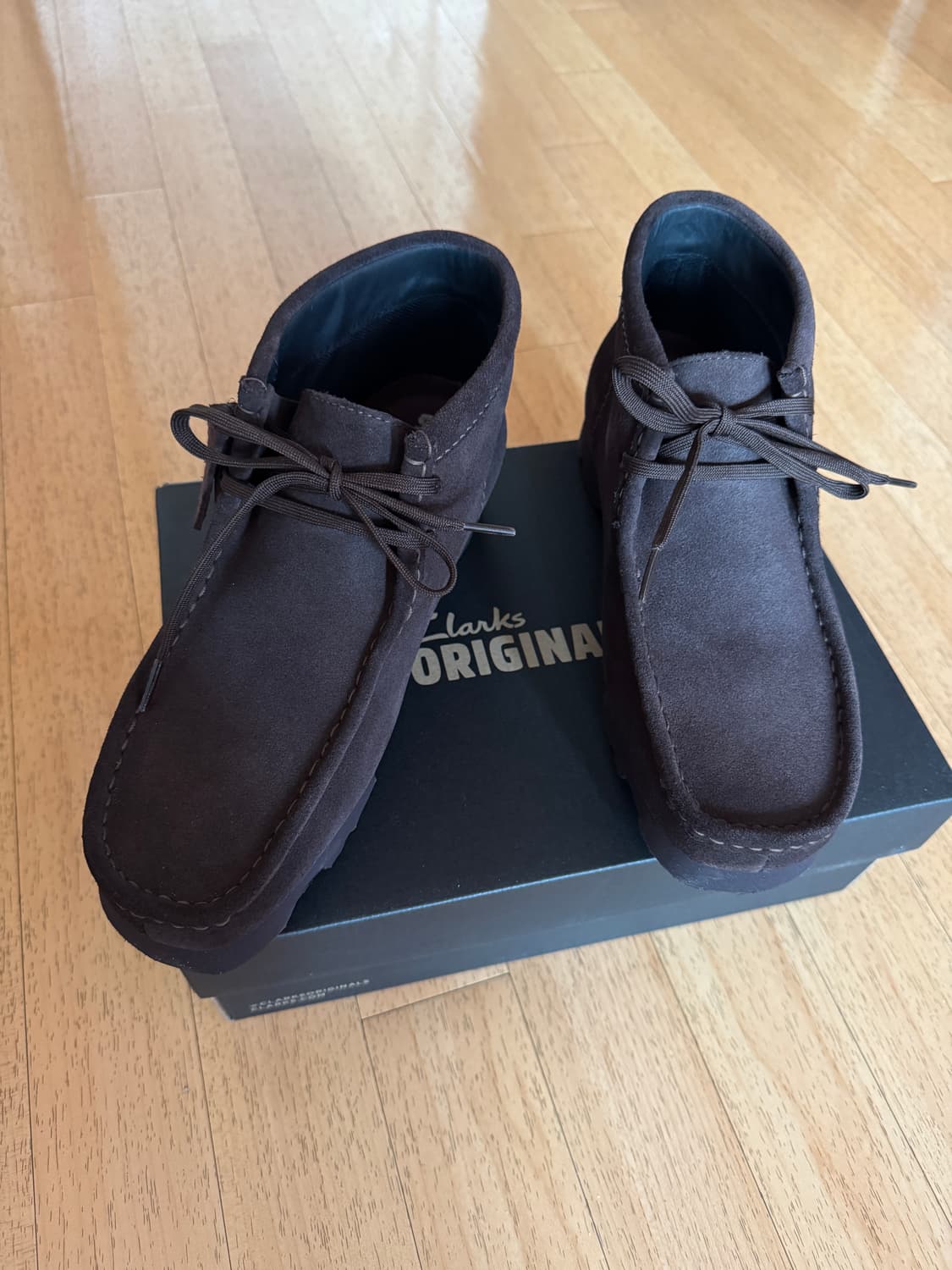 [270]클락스 왈라비 부츠 다크 브라운 상품이미지1