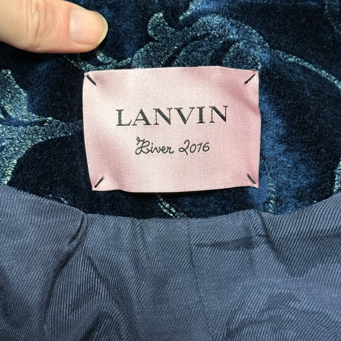 백화점판 랑방 16fw 벨벳 메탈릭 오리엔탈 크롭 자켓 상품이미지5