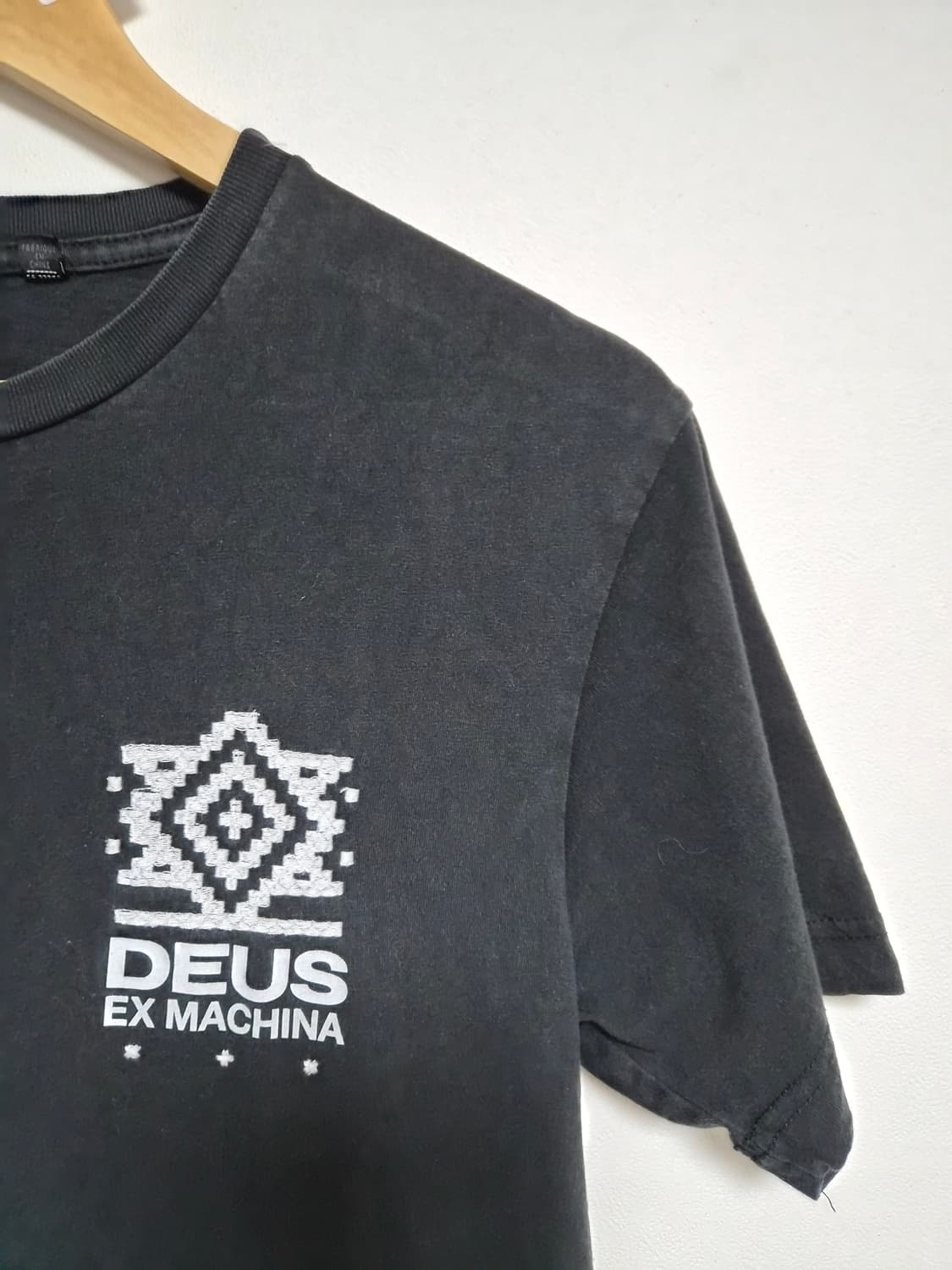 데우스Deus 로고 블랙 티셔츠 XS - T13 상품이미지3