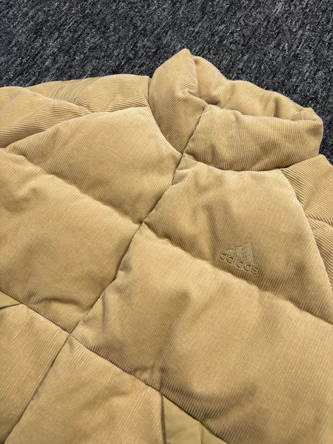 아디다스 베이지 코듀로이 다운 자켓 상품이미지4