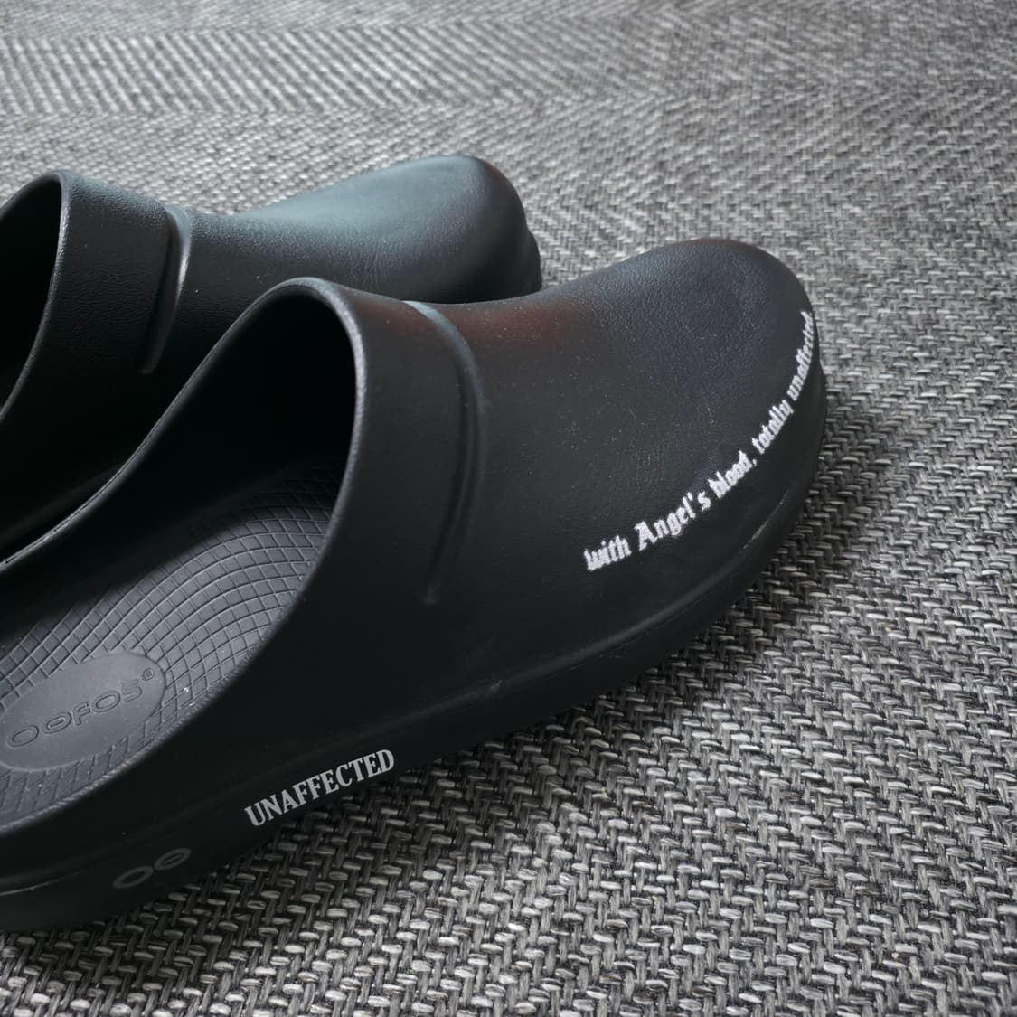 우포스 클로그 언어펙티드 스카페이스 블랙270 상품이미지7