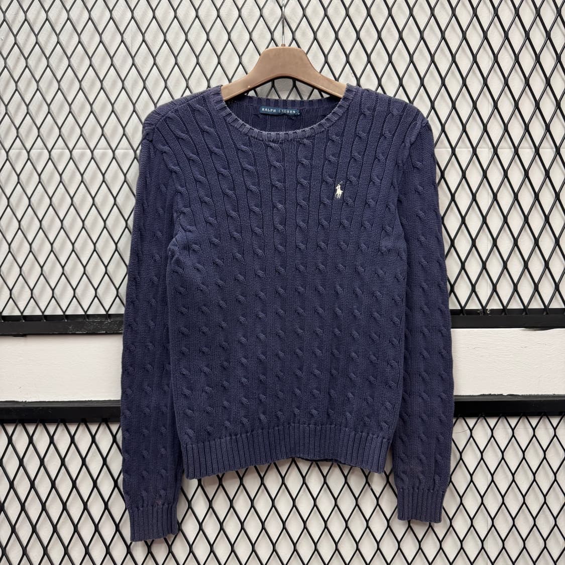 폴로 랄프로렌 케이블 니트 화이트 포니 포인트 네이비 상품이미지1