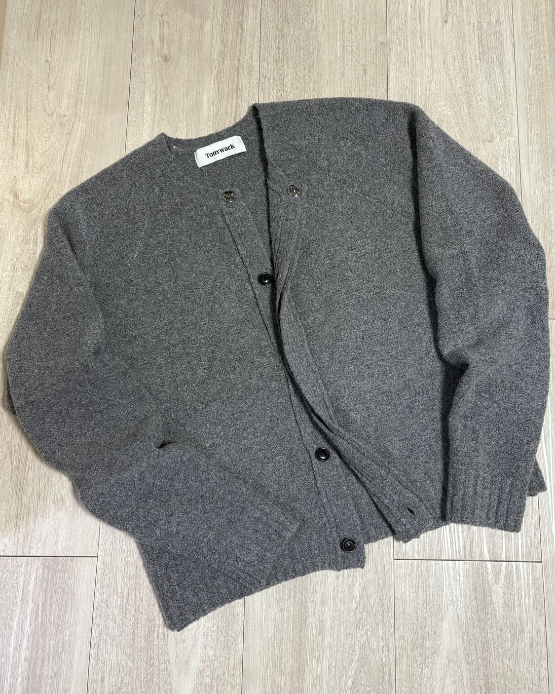 [L]토니웩 26SS 버튼 가디건 그레이 상품이미지3