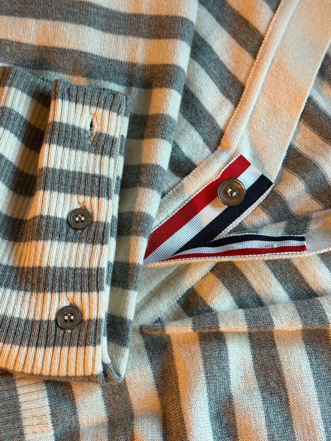 톰브라운 그레이 화이트 스트라이프 가디건 상품이미지4