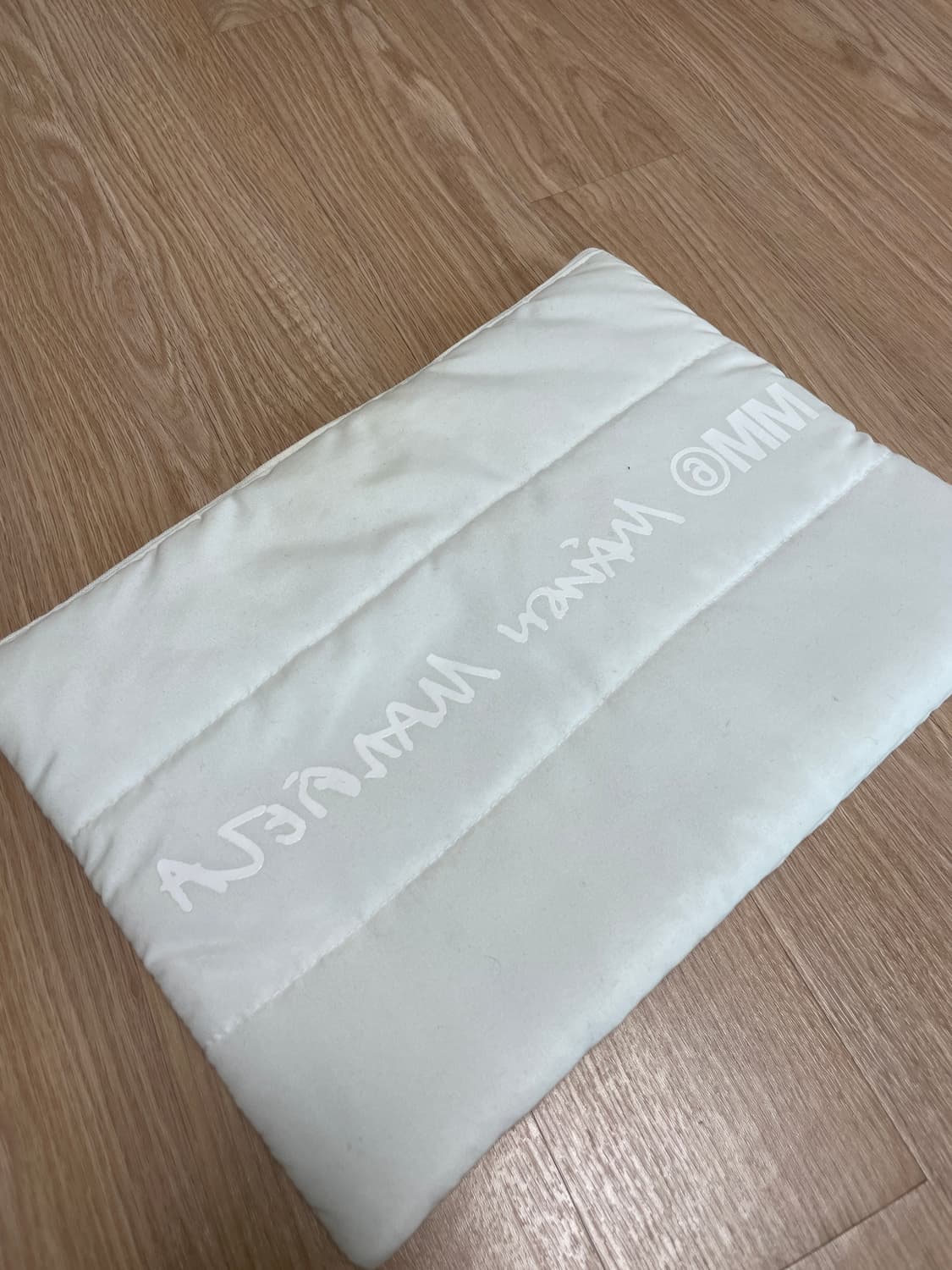 MM6 마르지엘라 부록 패딩파우치  상품이미지3