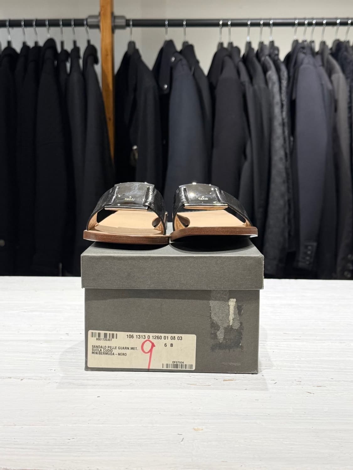 구찌 메탈 로고 레더 슬라이드 샌들 상품이미지4