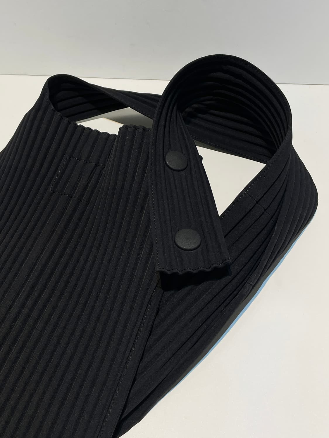 플리츠플리츠 이세이미야케 크로스백 A1552 상품이미지4