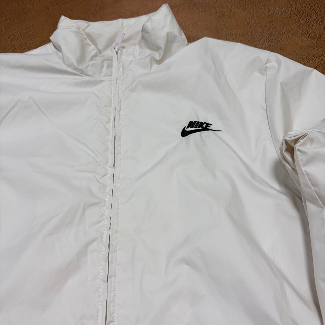 나이키 레인보우 로고 바람막이 상품이미지3