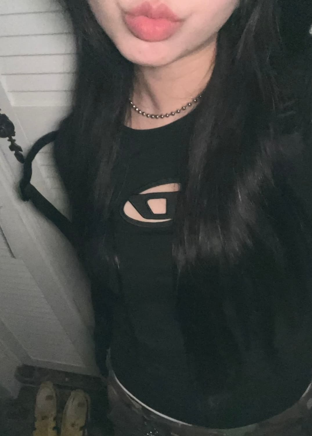 디젤 컷아웃 로고 블랙 롱슬리브티 상품이미지1