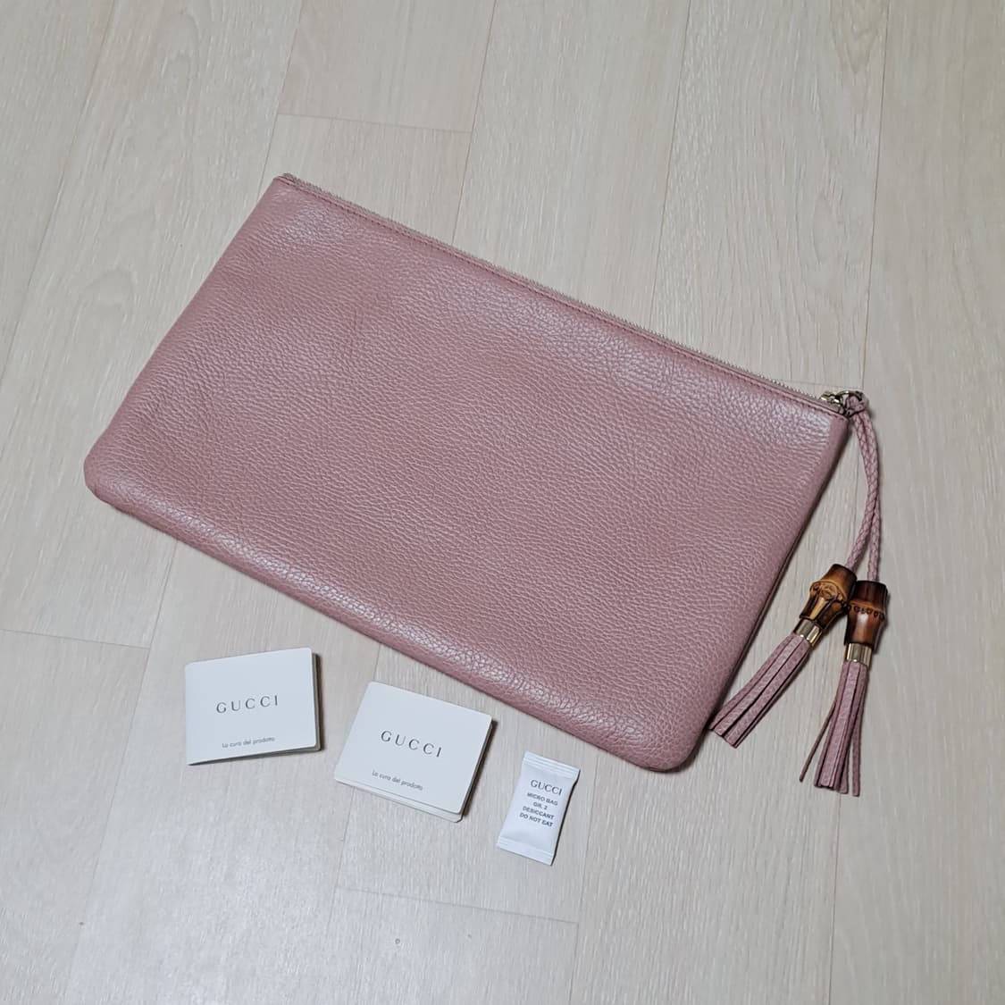 [100%/정품] 구찌 뱀부 태슬 레더 분홍 클러치,구찌클러치,구찌파우치 상품이미지3