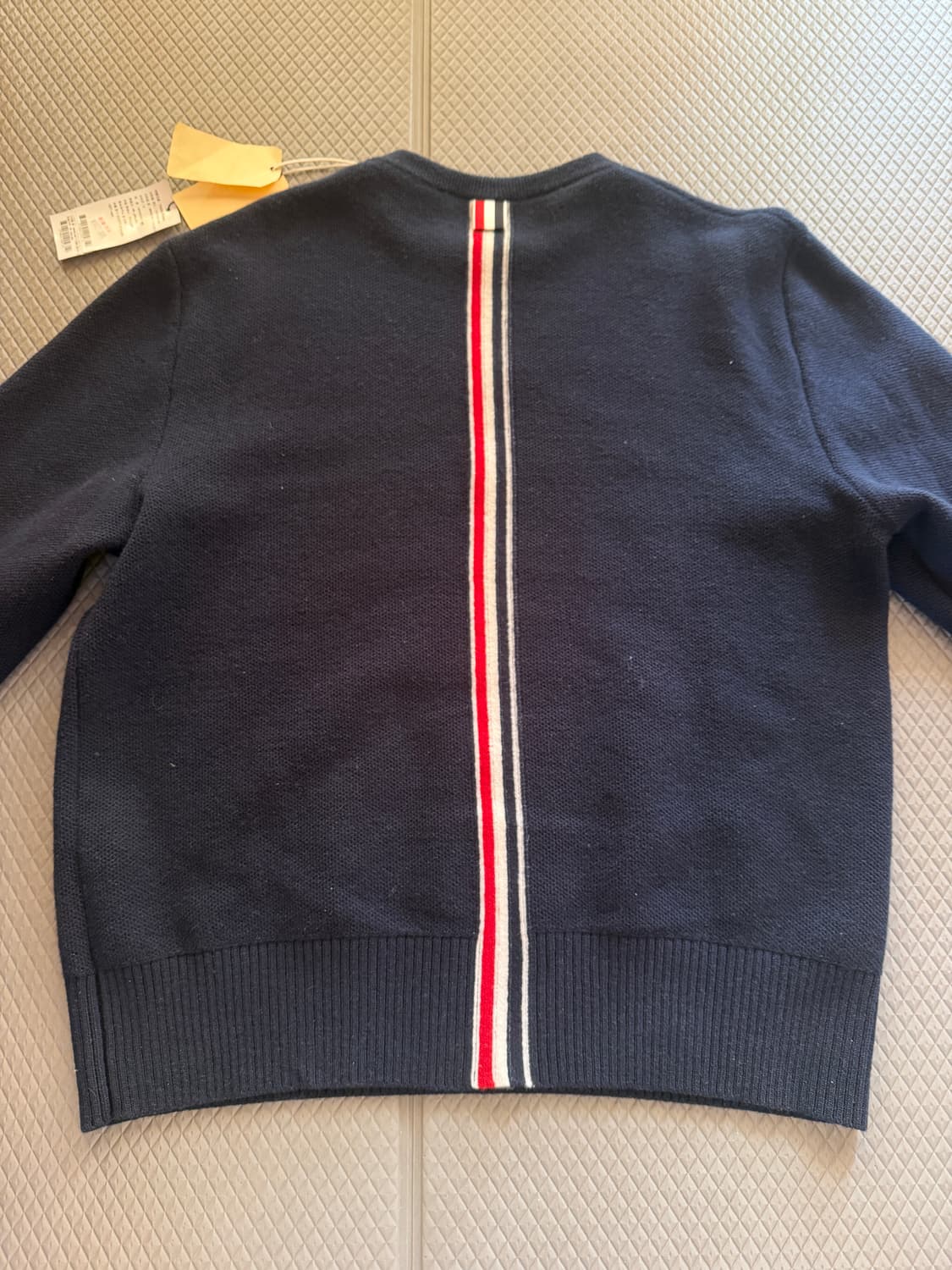 [정품 새상품]톰브라운 백삼선 니트  상품이미지2