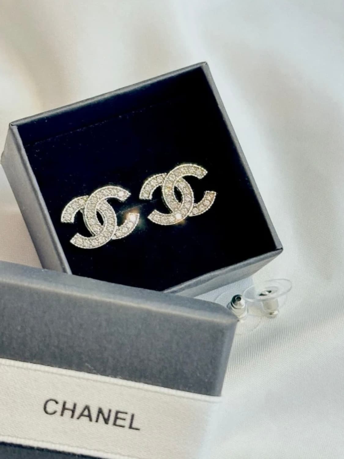 샤넬 CC로고 큐빅 귀걸이 상품이미지1