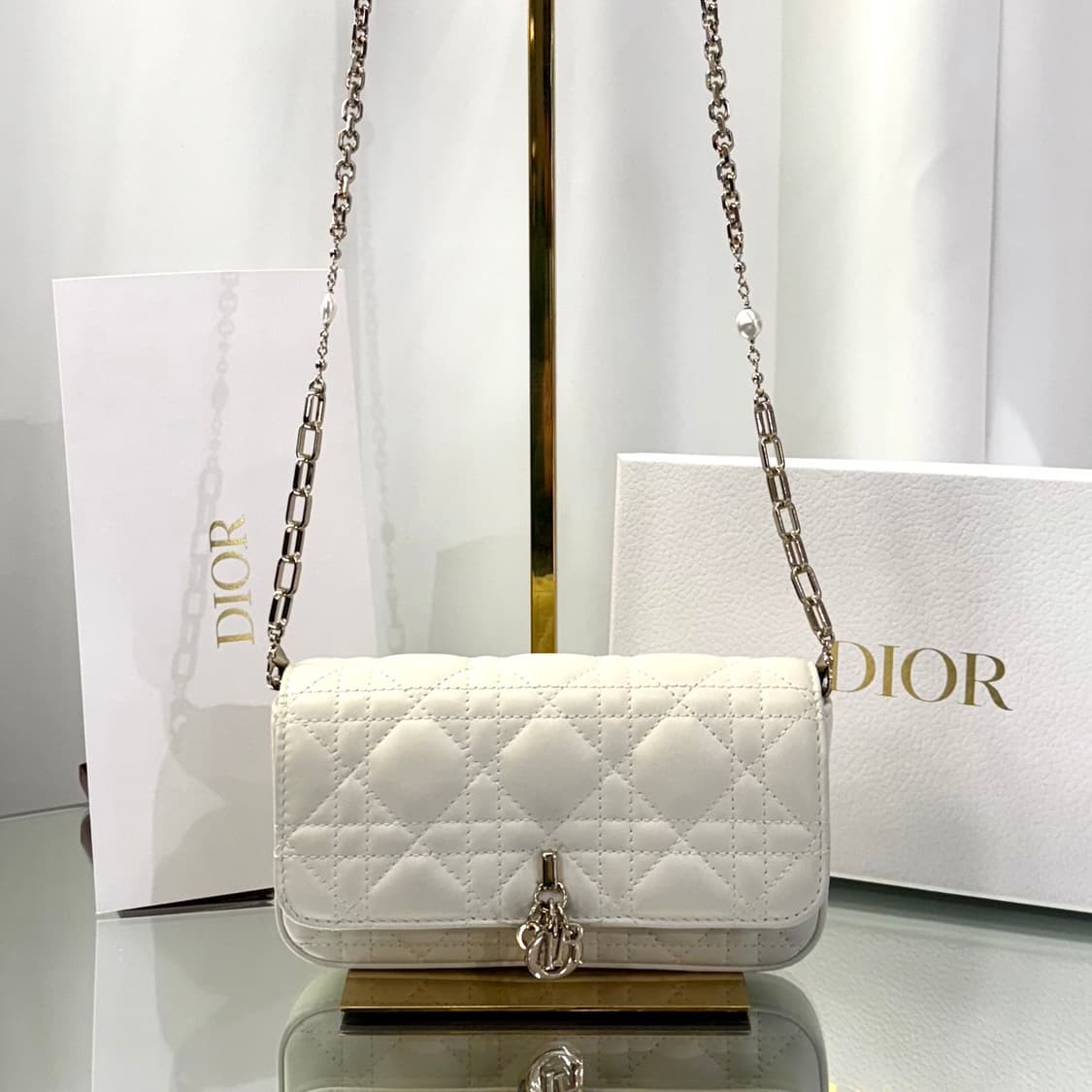 [풀구성]디올 레이디디올 램스킨 까나쥬 라떼 폰 파우치 숄더백 상품이미지1