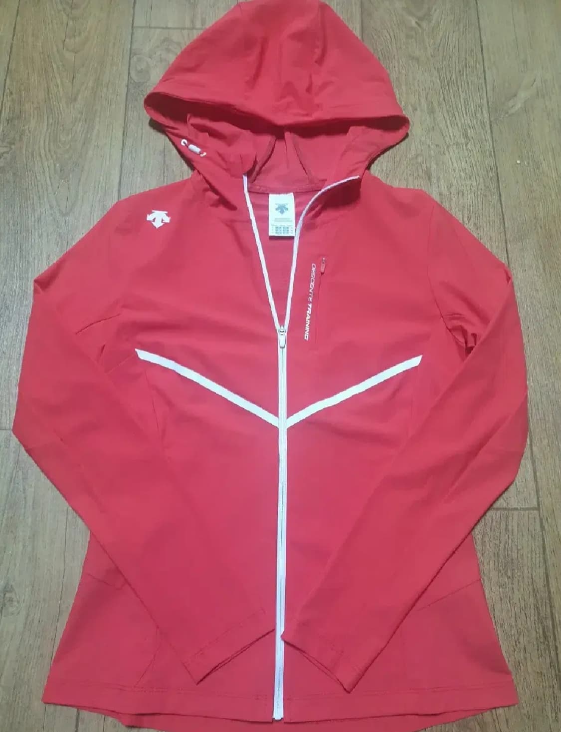 데상트 운동복 후드집업 85 사이즈입니다 상품이미지2