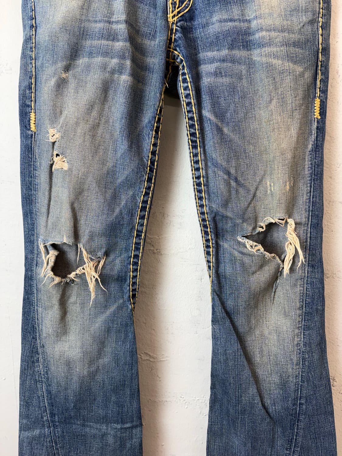 트루릴리전 빈티지 디스트레드 부츠컷 데님팬츠 상품이미지5