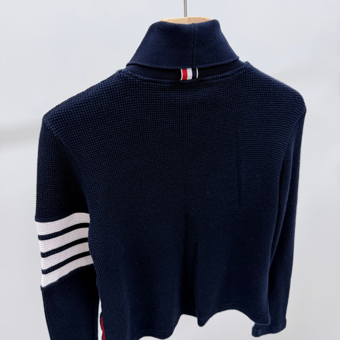 [S+급/36] 톰브라운 터틀넥 목폴라 여성 니트 네이비 상품이미지6