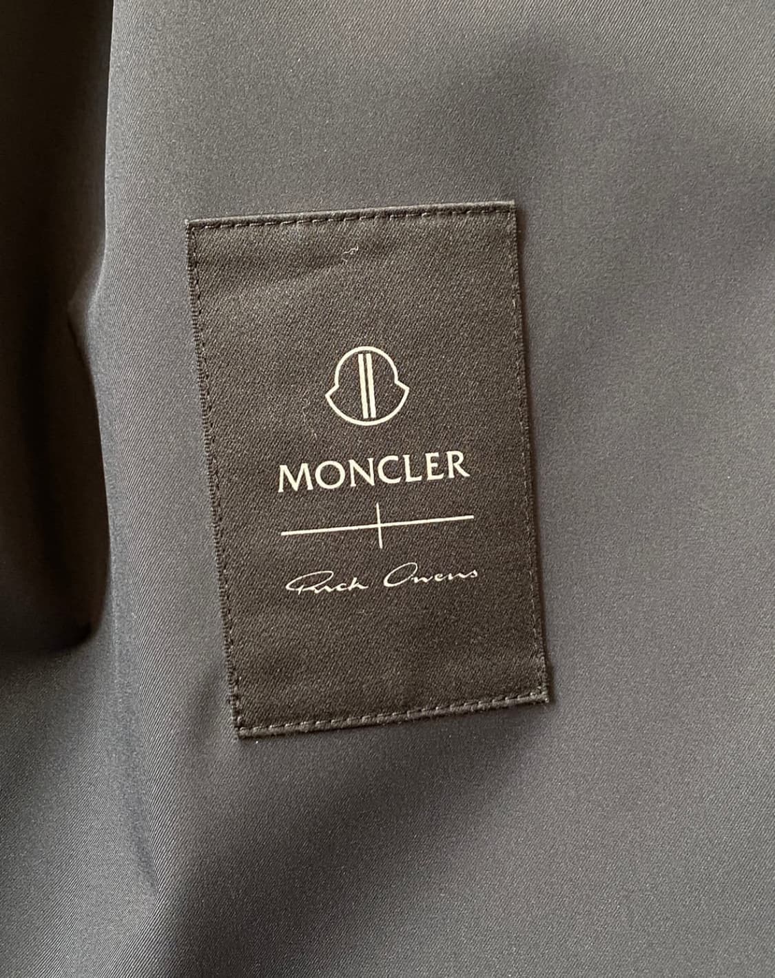 몽클레어 릭오웬스 레인코트 상품이미지4