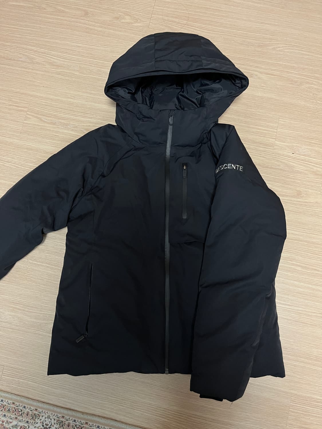 데상트 숏패딩 상품이미지2