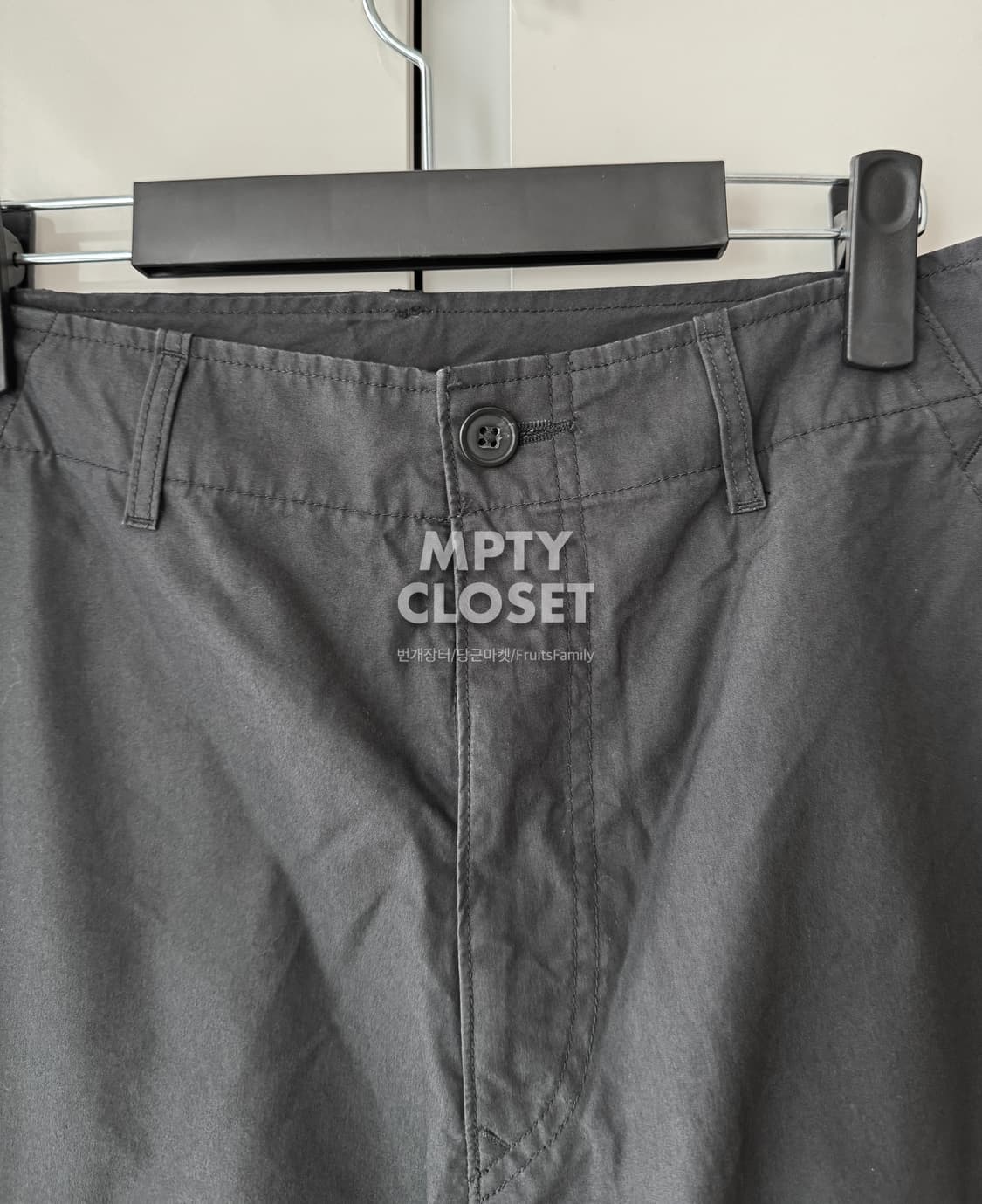 [82] 유니클로U 와이드 파라슈트 팬츠 457969 다크그레이 상품이미지4