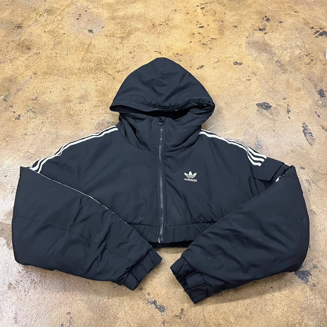 아디다스 리폼 크롭 후드 숏패딩  상품이미지2