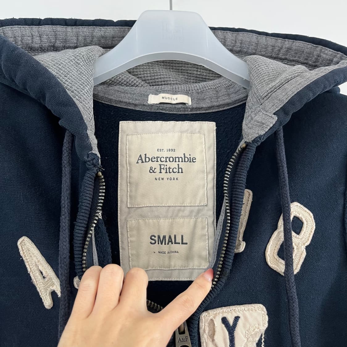 아베크롬비 자수로고 네이비 후드집업 상품이미지5