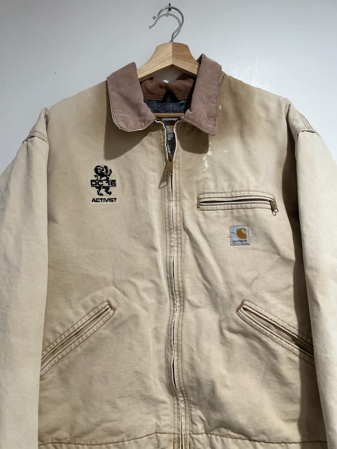 칼하트 J97 디트로이트 커스텀 자켓 브라운 상품이미지2