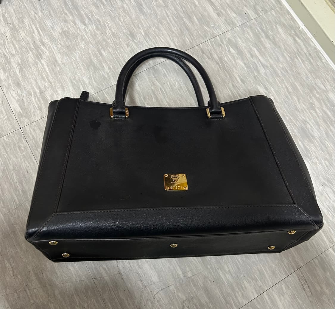 MCM 블랙 사피아노 레더 토트백 상품이미지7