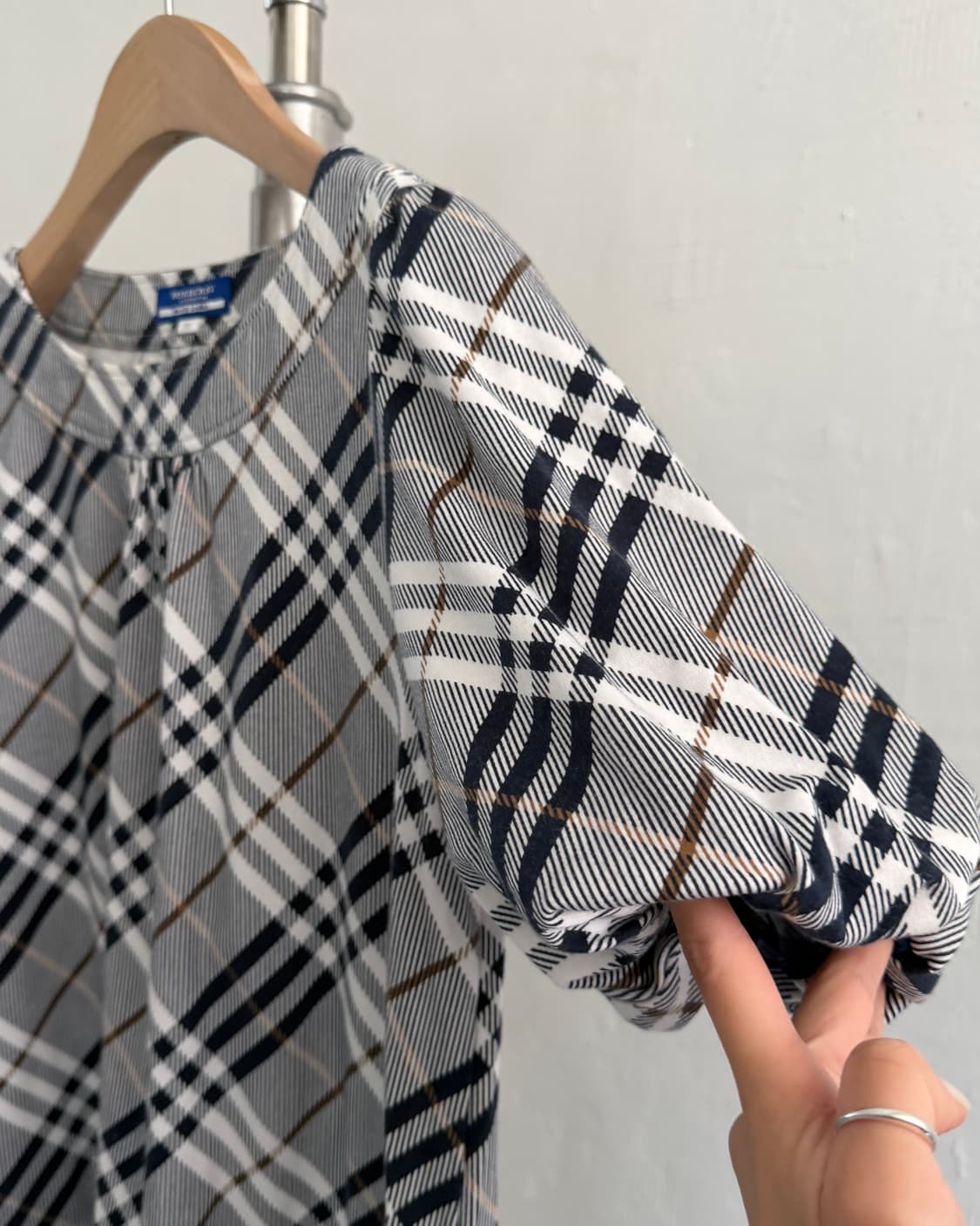 Burberry 버버리 블루라벨 블루 체크 반팔 퍼프 블라우스 상품이미지8