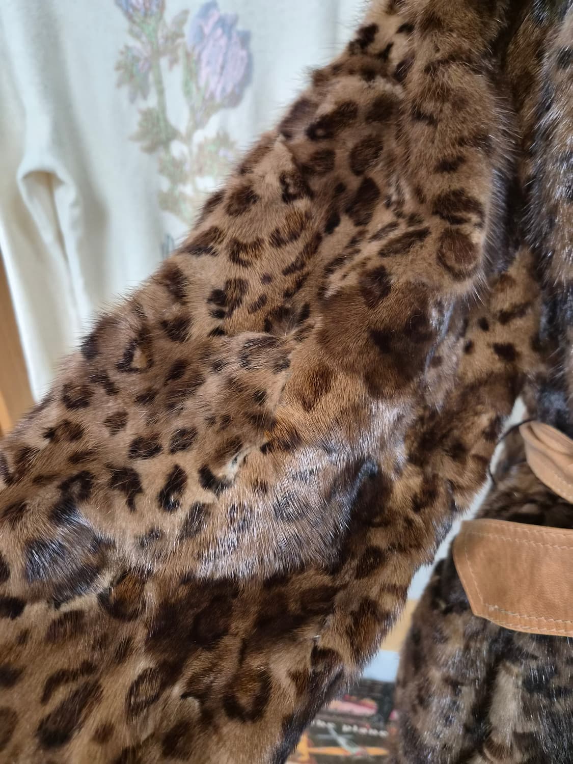 베스띠벨리 레오파드 밍크후드코트 상품이미지3