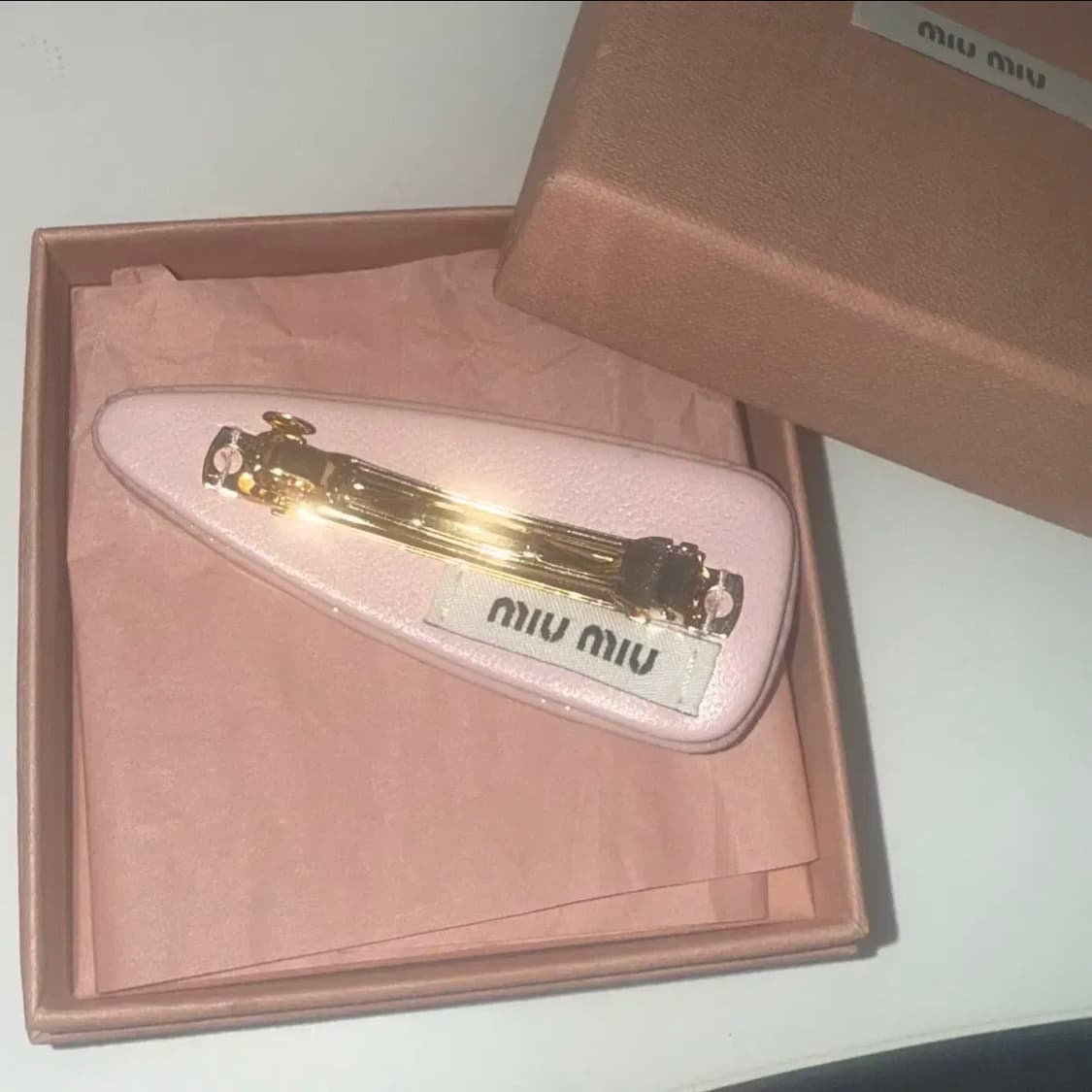 정품 미우미우 헤어핀 머리핀 핑크 상품이미지2