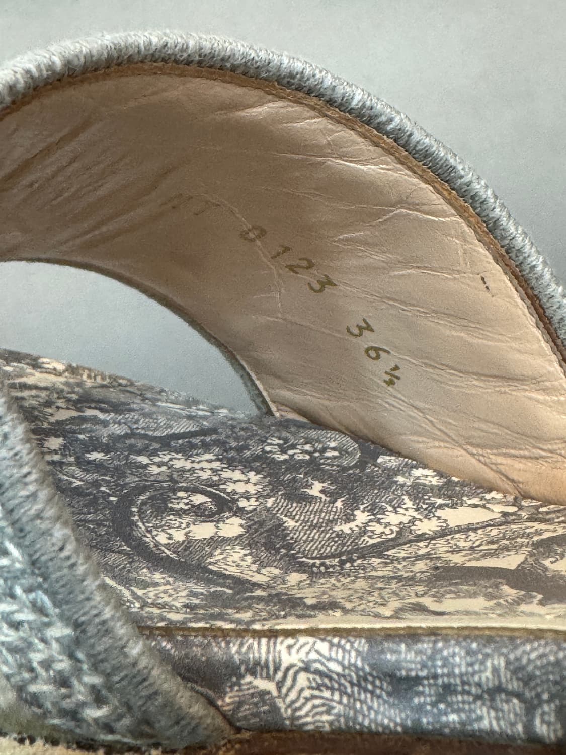 디올 디웨이 뮬 슬리퍼 36.5사이즈 상품이미지5