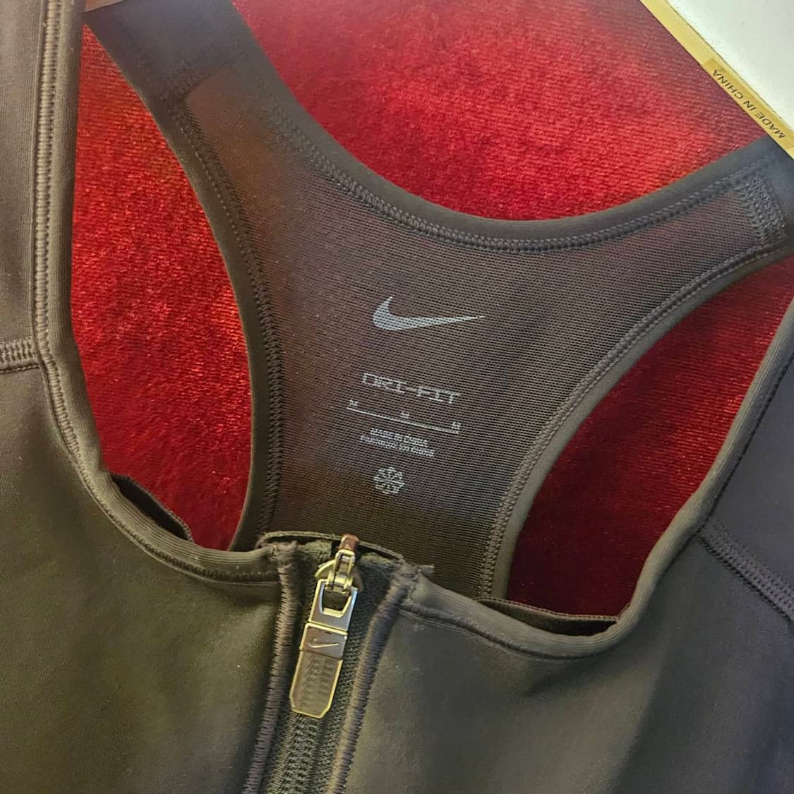 나이키(Nike) 드라이핏 스우시

프론트 집업 탑
 상품이미지6
