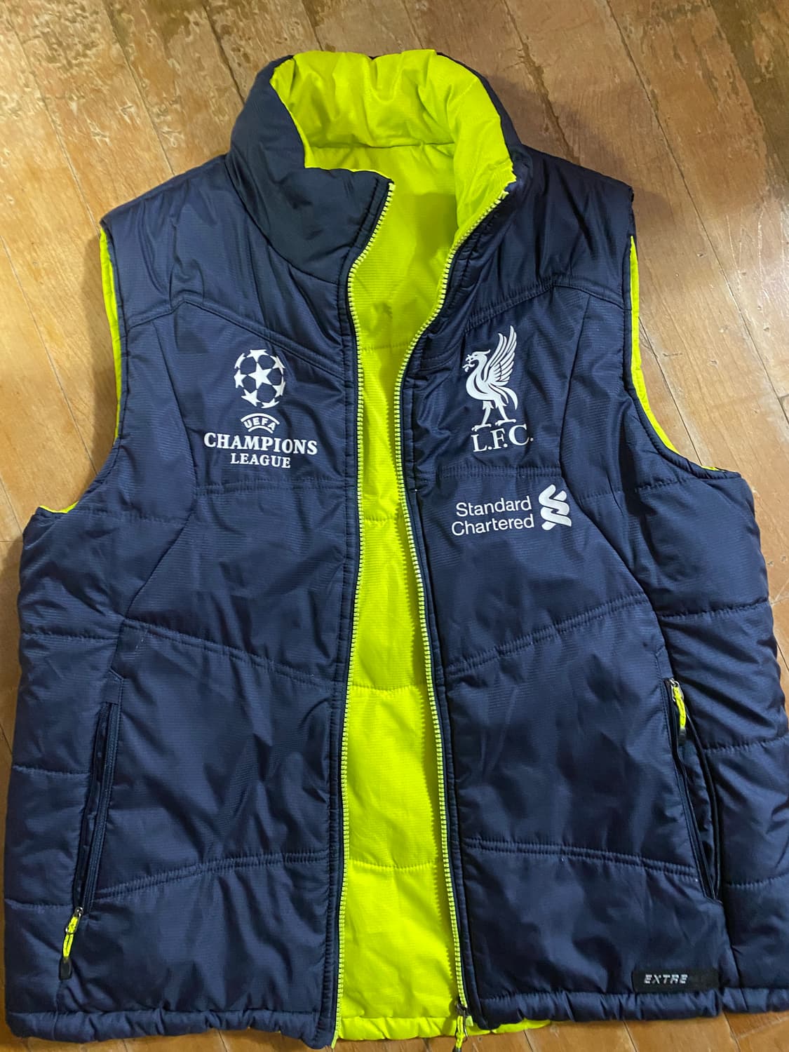 위덱스 리버풀 챔피언스리그 양면 패딩 조끼 XL 상품이미지1