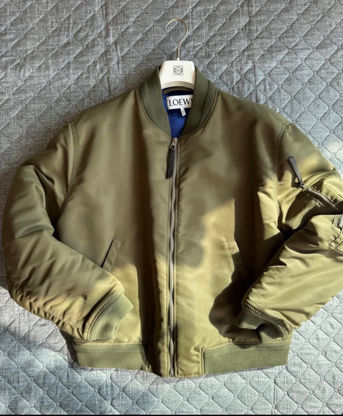 로에베 Ma-1 봄버 자켓 카키색 팝니다 상품이미지3