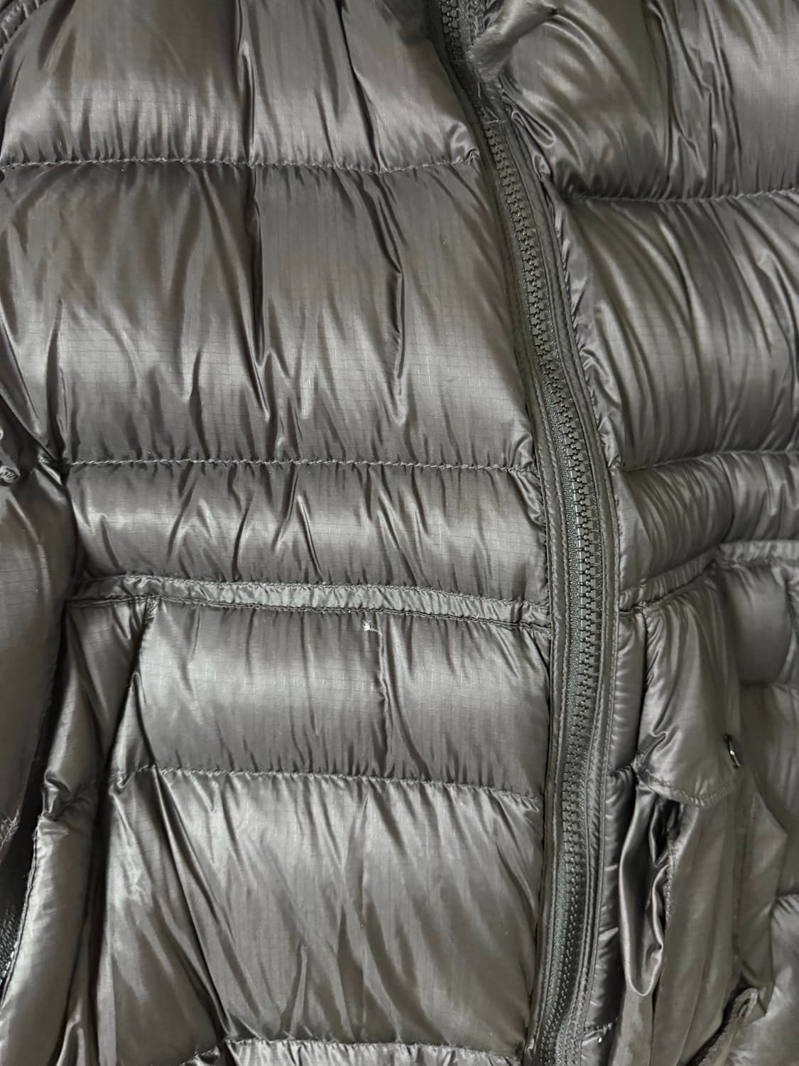 CP컴퍼니 dd쉘 패딩 50사이즈 상품이미지3