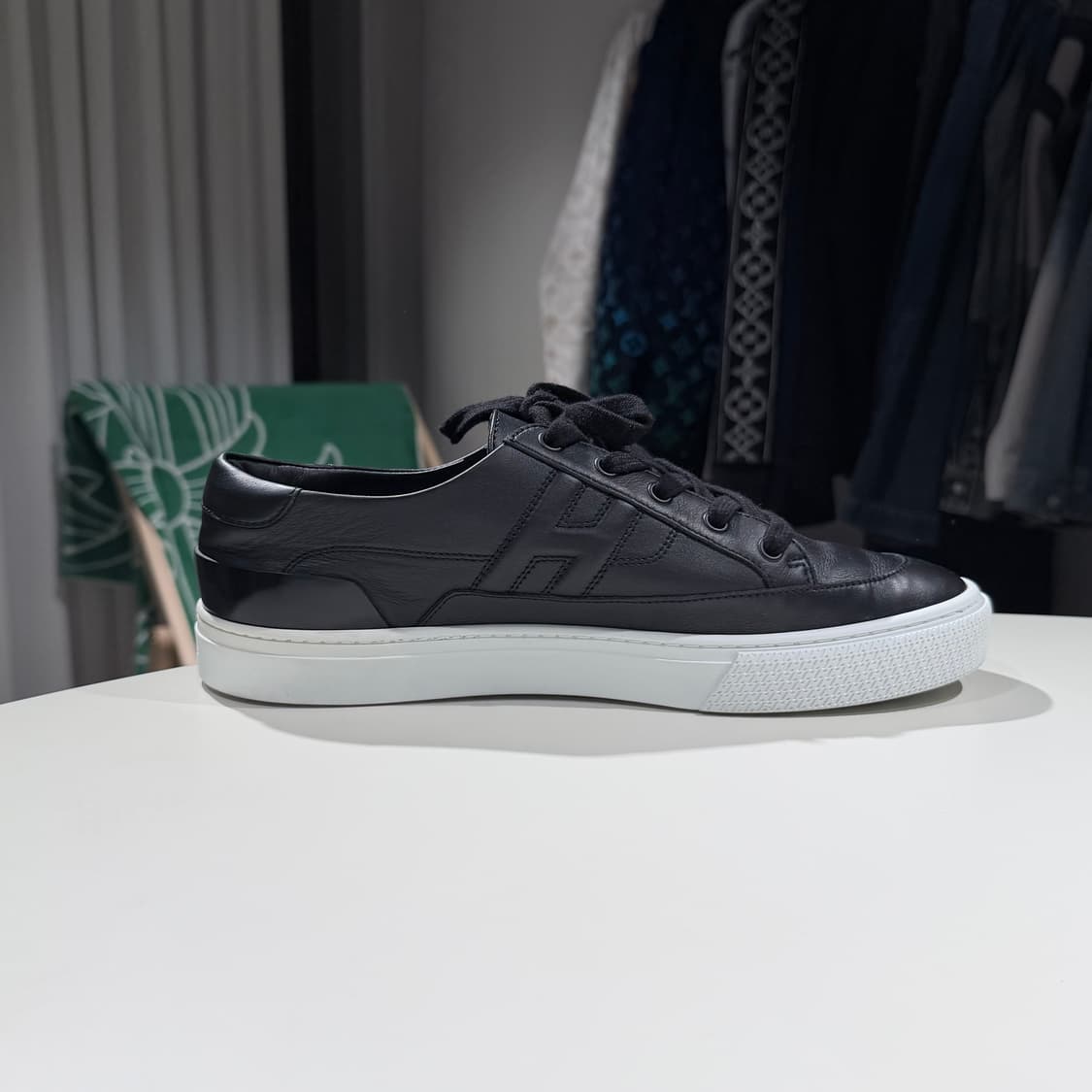 41.5 / 에르메스 딥 블랙 카프스킨 레더 스니커즈 상품이미지4