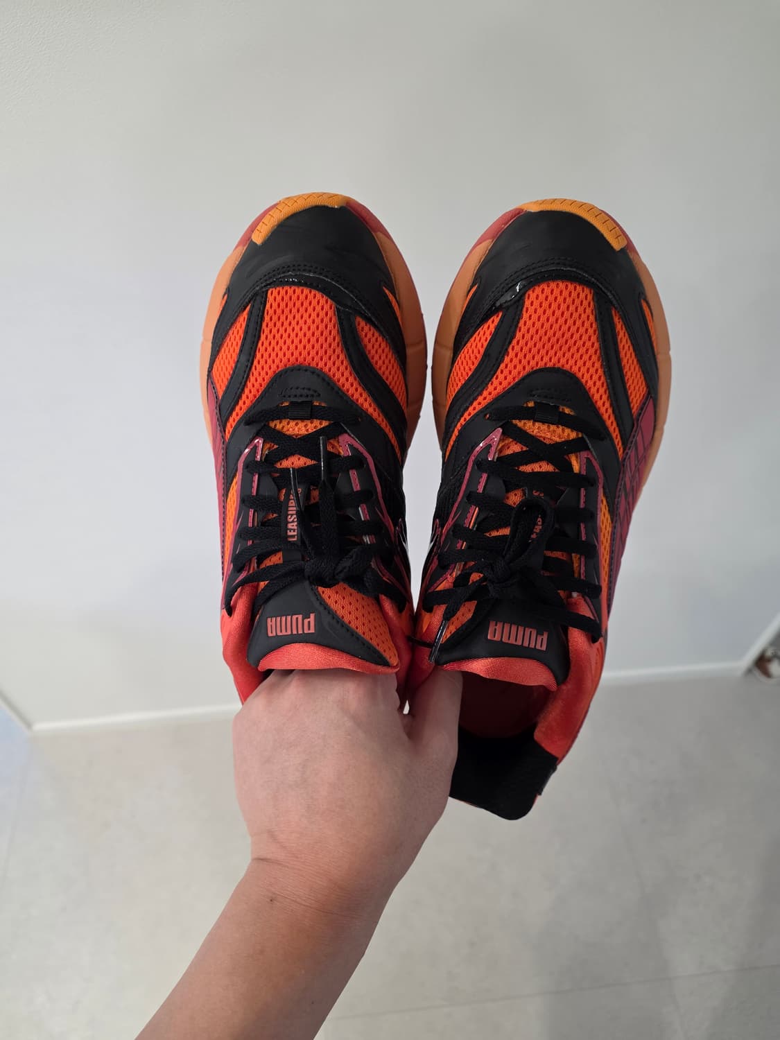 플레저스 x 푸마 벨로파시스 레이얼스 레드 오렌지 
275 상품이미지9