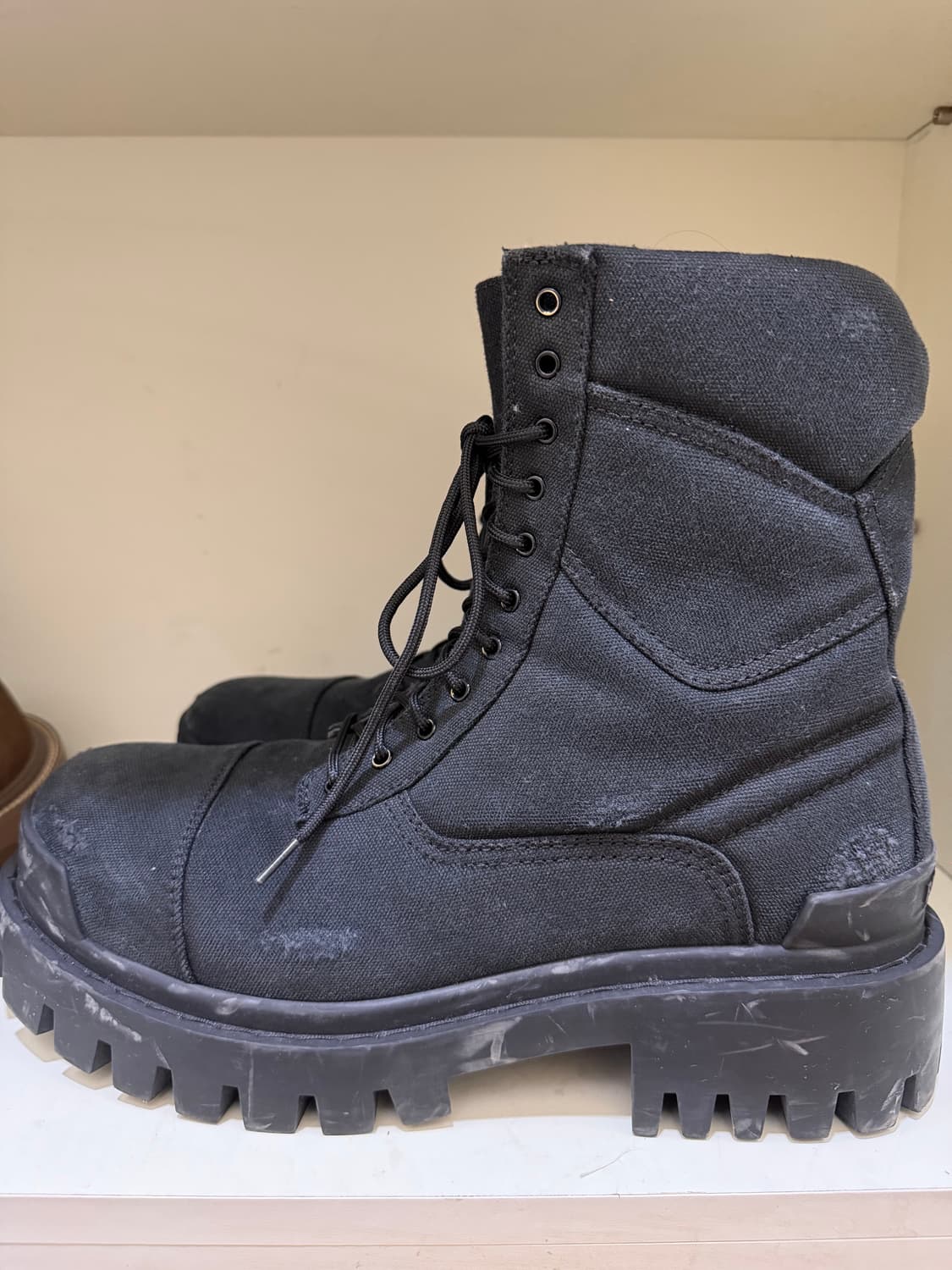 발렌시아가 컴뱃 스트라이크 부츠 42 상품이미지2