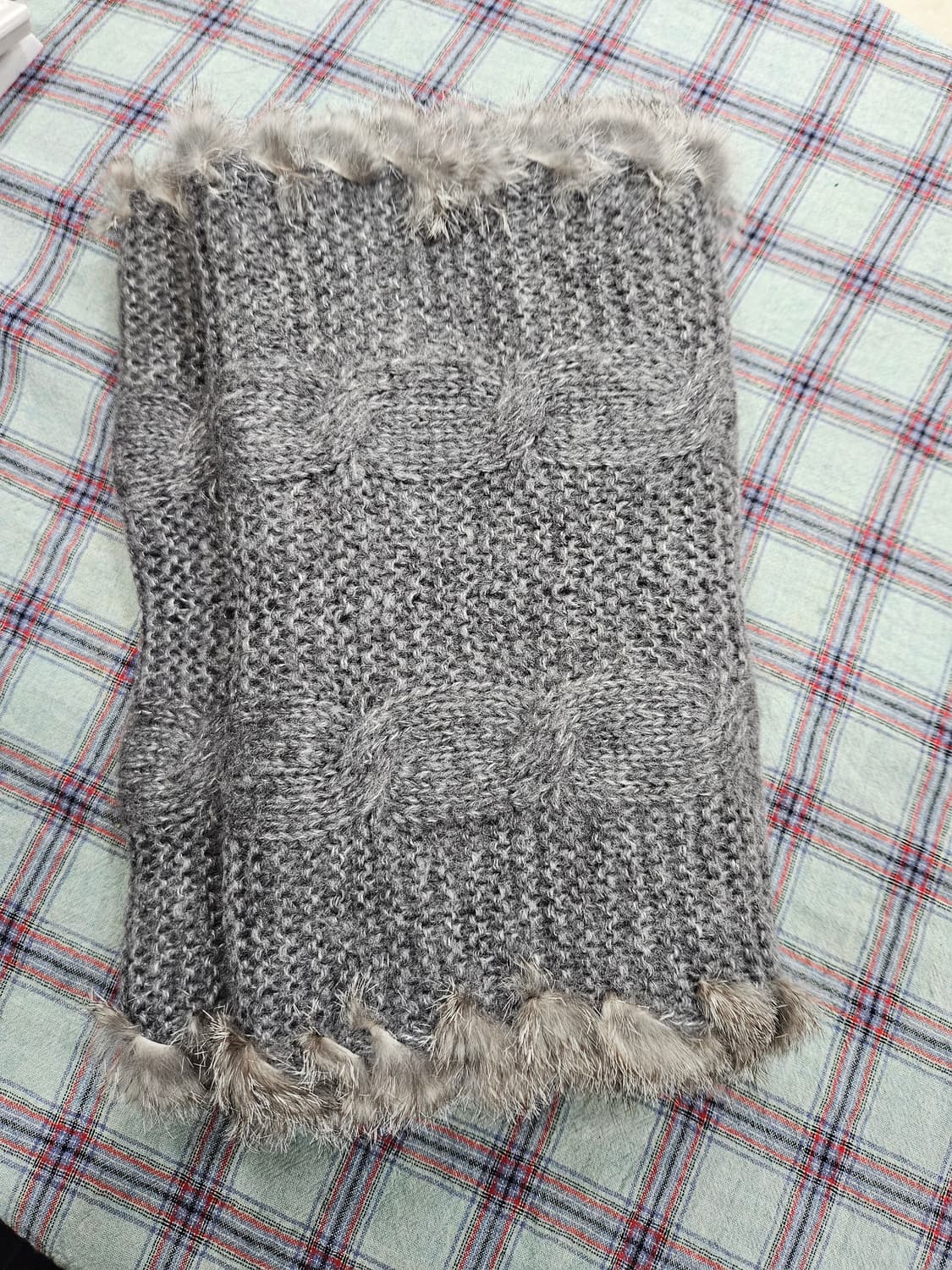 토끼털 트리밍 회색 니트 머플러 상품이미지5