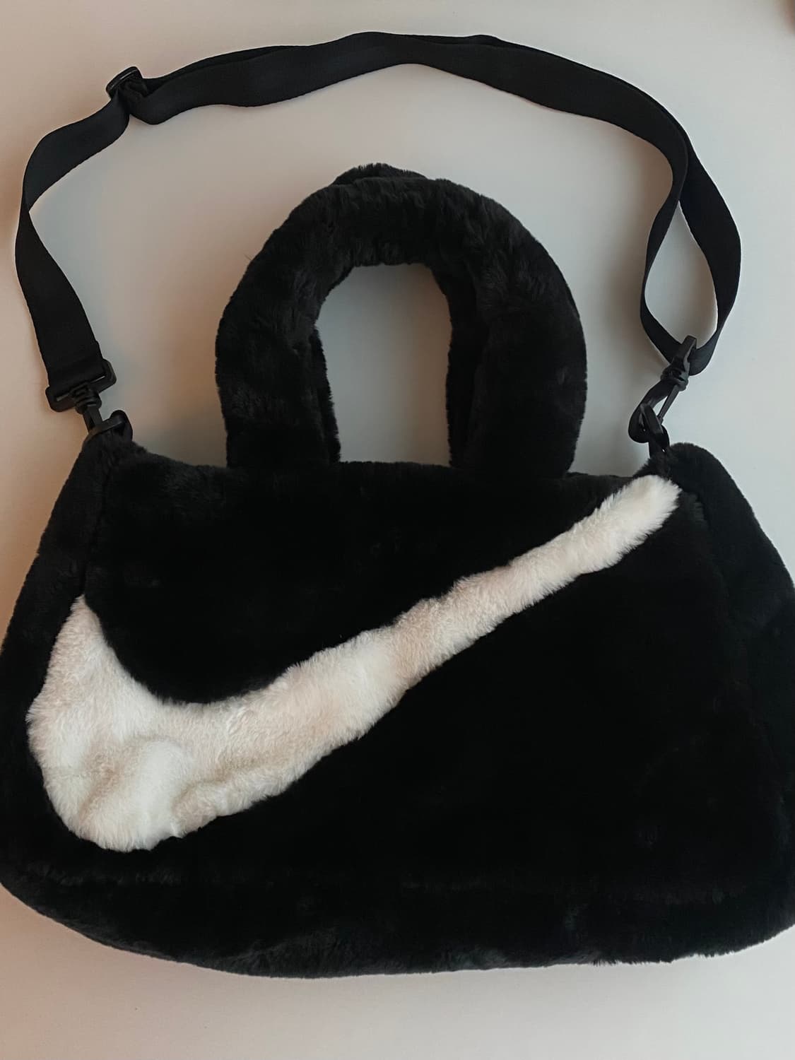 나이키 빅스우시 퍼 크로스백 상품이미지5