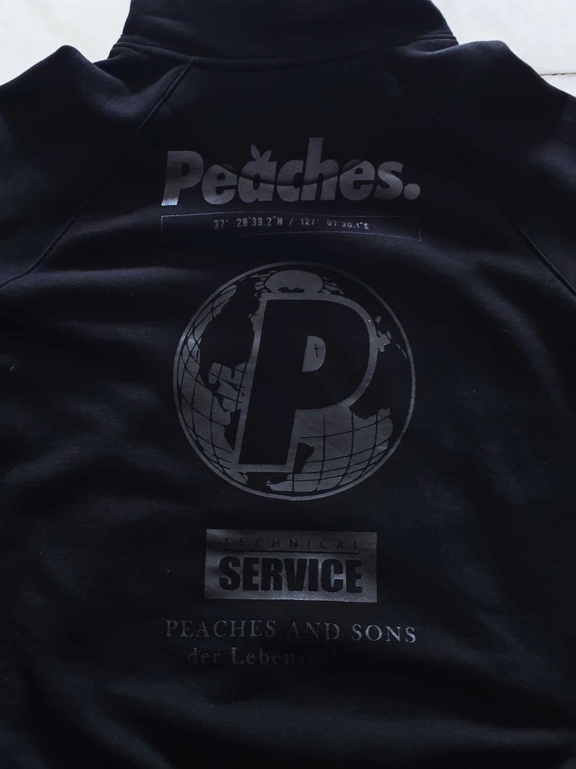 Peaches 피치스 전세계 후드티 (M) 상품이미지3