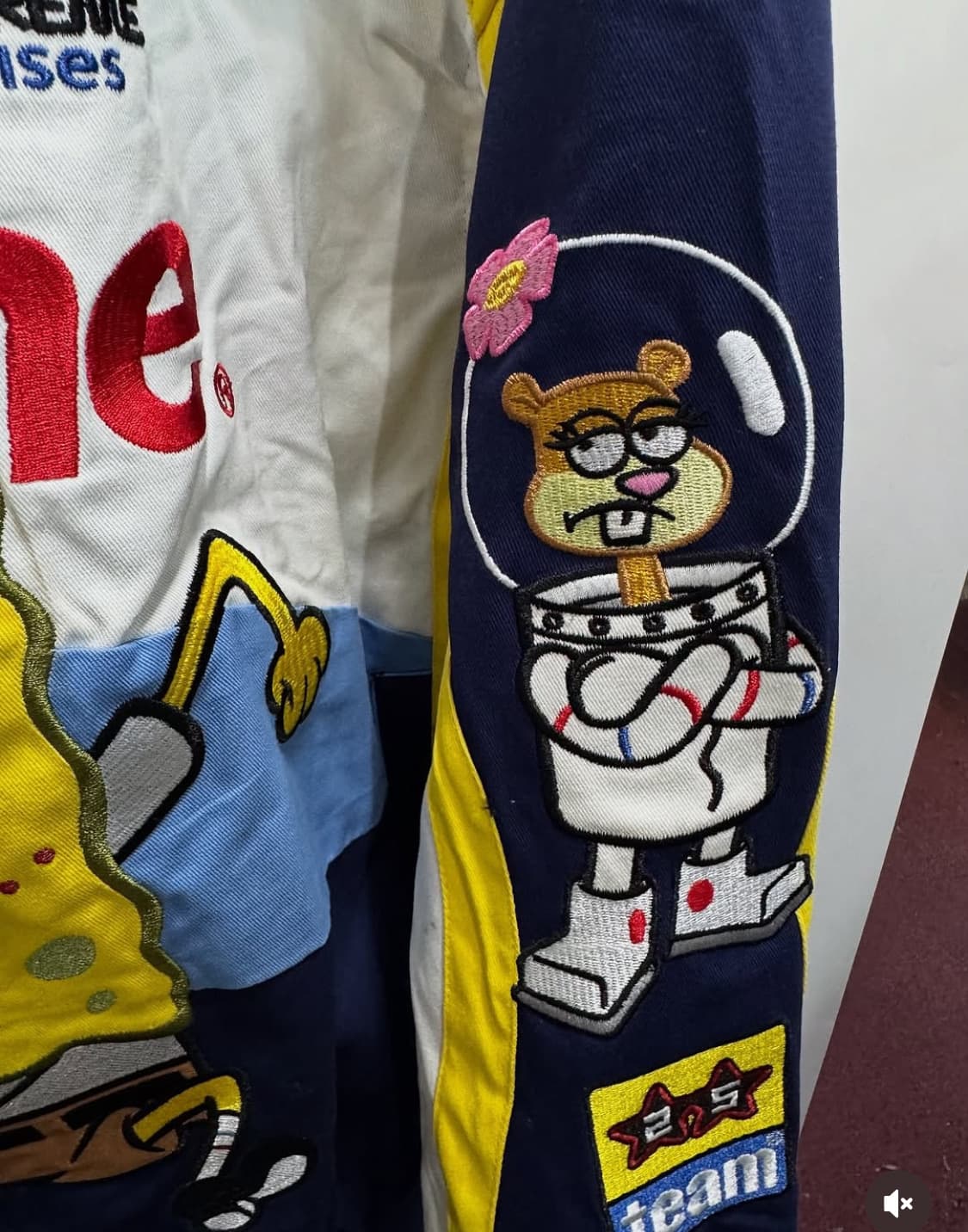 슈프림x스펀지밥 콜라보 레이싱자켓 상품이미지5