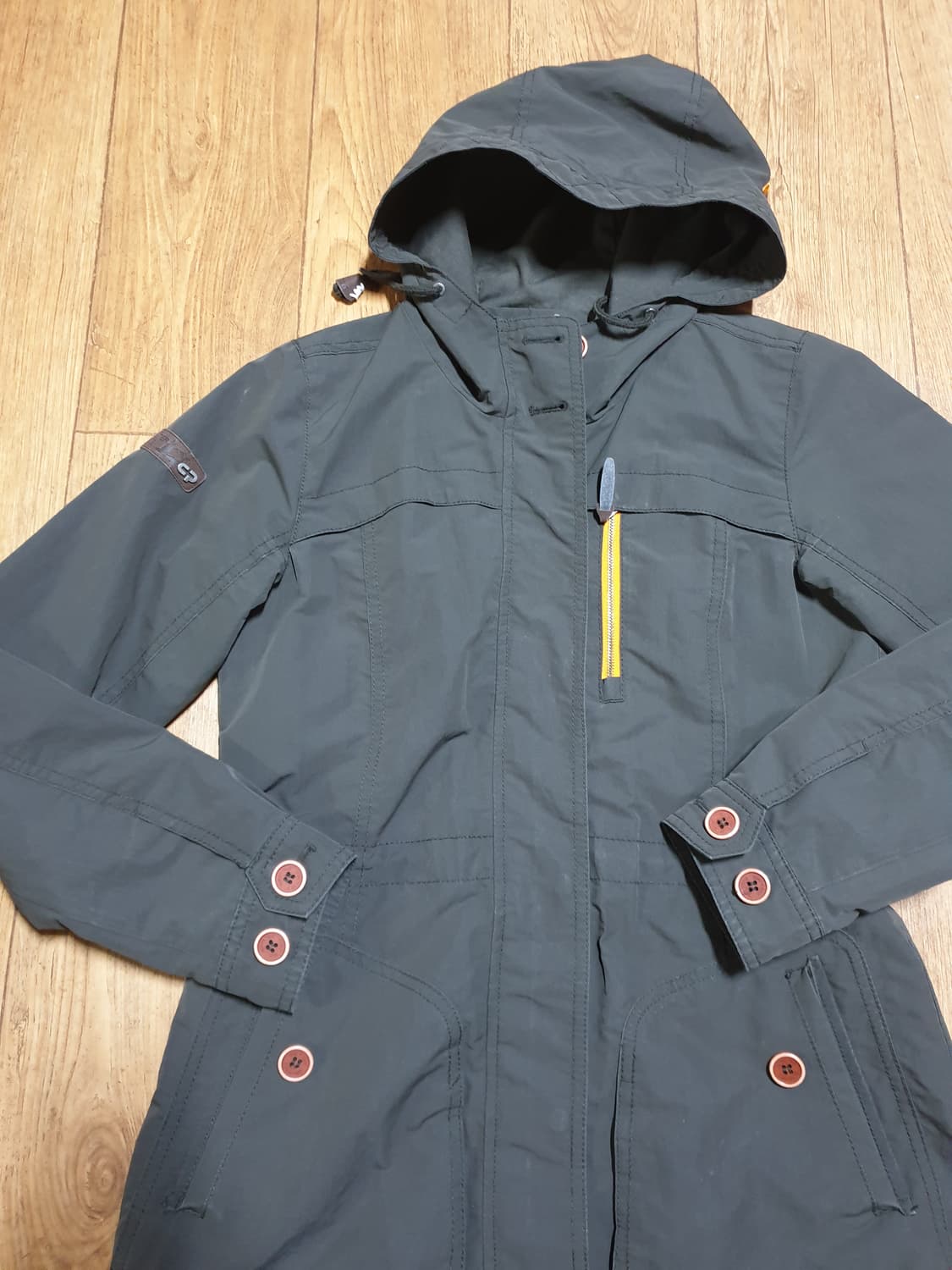 1186 센터폴 아웃도어 아우터 90 사이즈입니다 상품이미지4