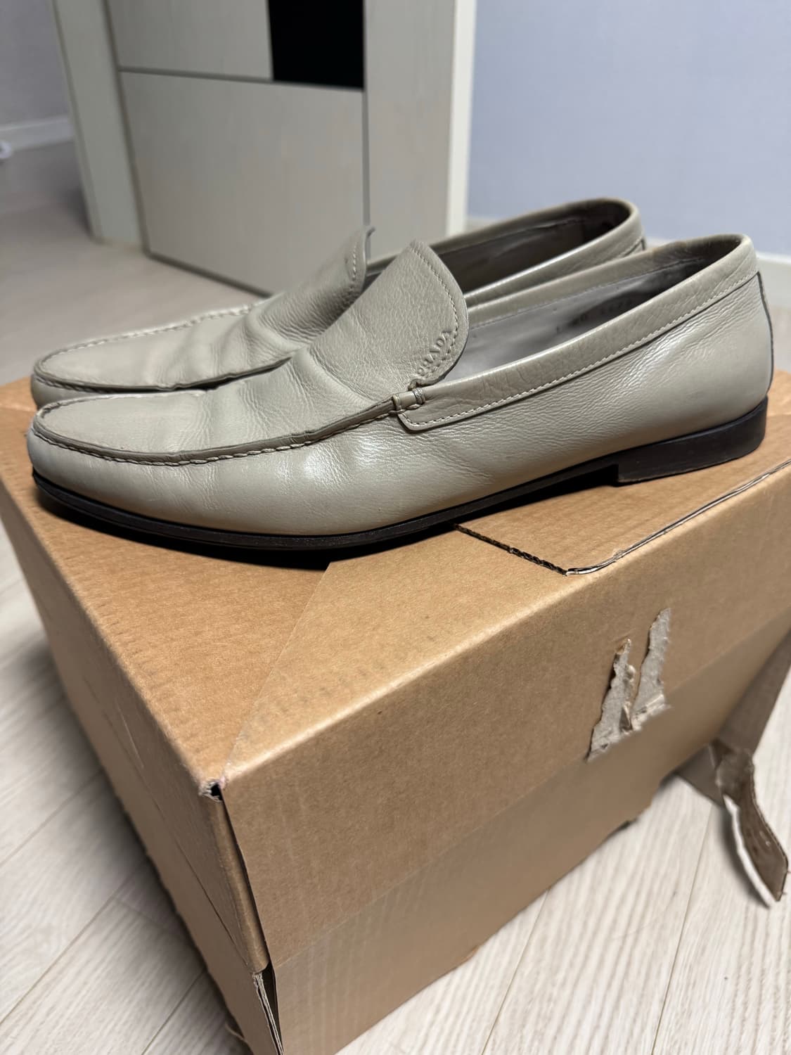 프라다 로퍼 상품이미지1