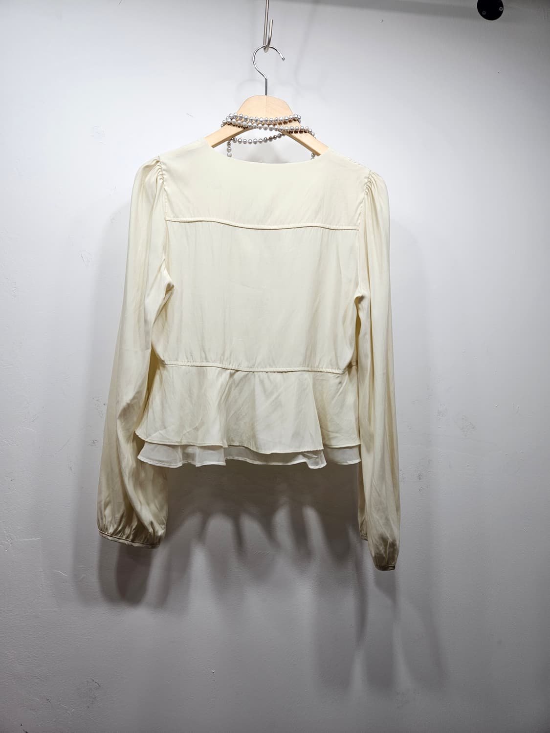 밑단 셔링 여리여리 블라우스[새상품] 상품이미지7